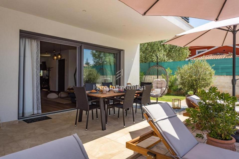 Istria - casa con piscina, vicino al centro