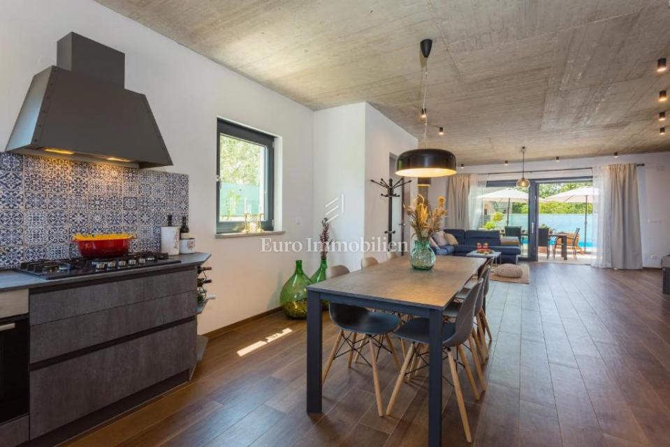 Istria - casa con piscina, vicino al centro