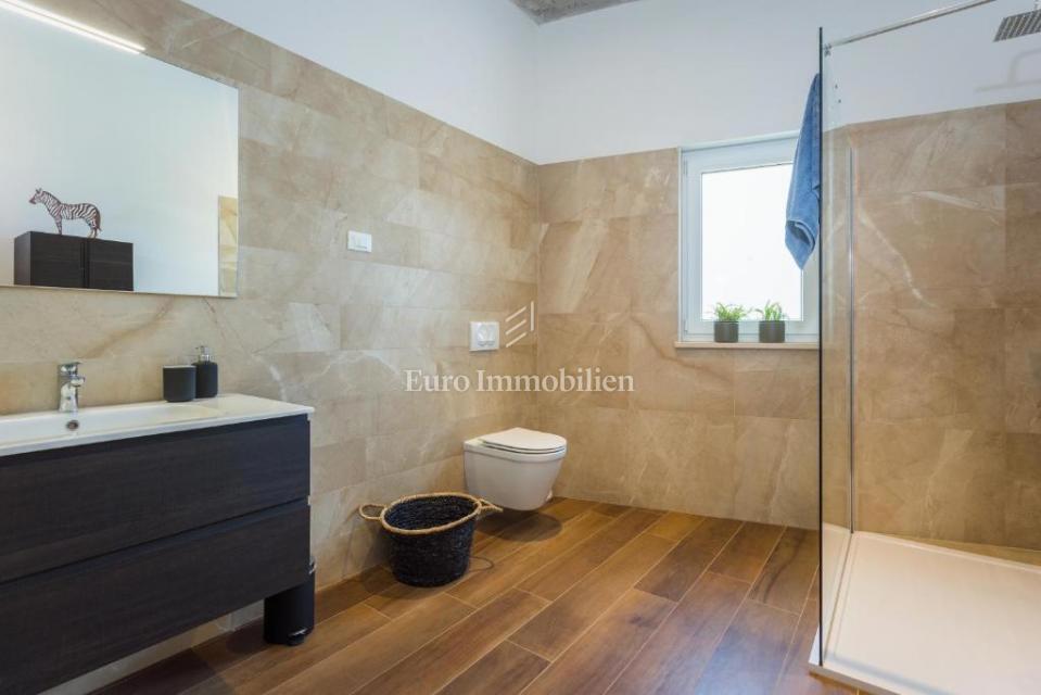 Istria - casa con piscina, vicino al centro