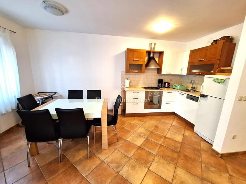 Appartamento al piano terra con 200 m2 di giardino!