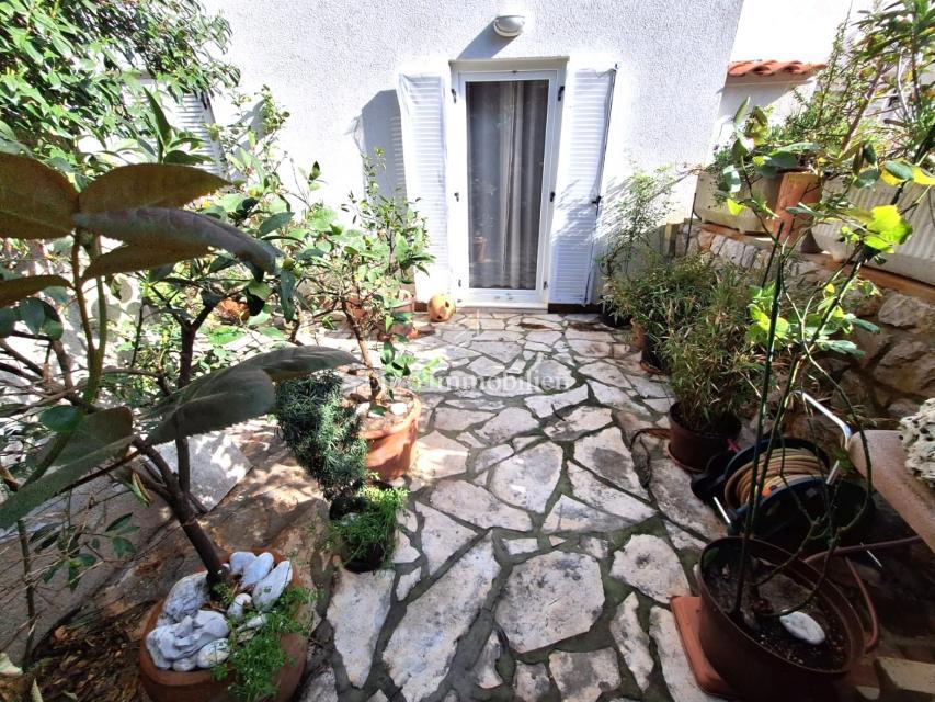 Appartamento al piano terra con 200 m2 di giardino!