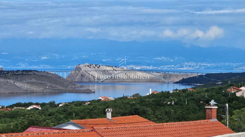 Jadranovo, casa bifamiliare con piscina in costruzione grezza