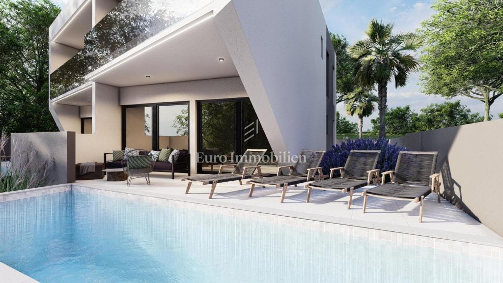Jadranovo, casa bifamiliare con piscina in costruzione grezza