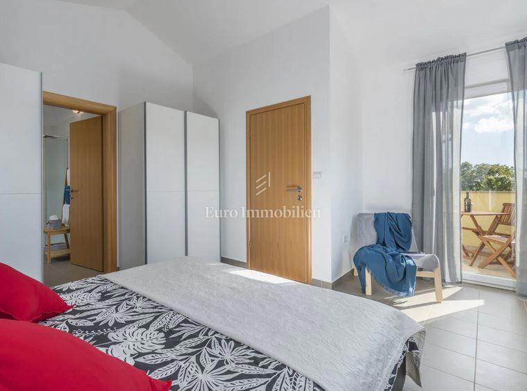 Casa con piscina e ampio giardino vicino a Labin