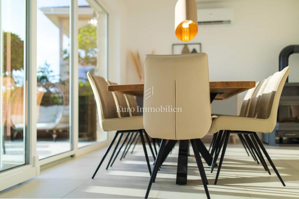 Malinska - casa con piscina e vista mare