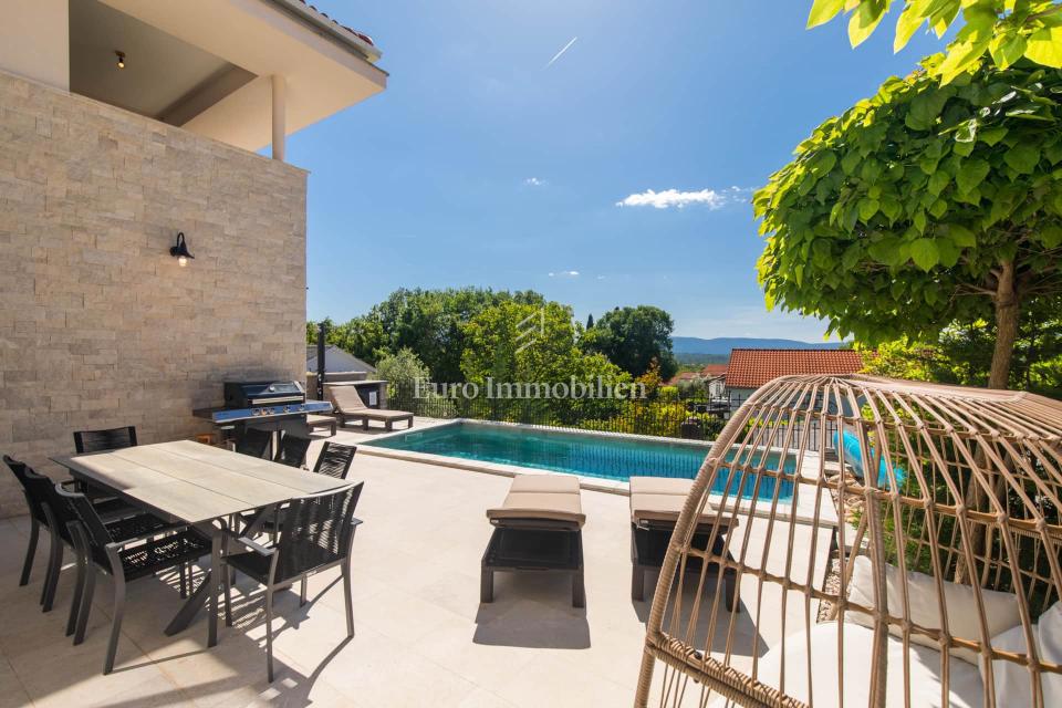 Malinska - casa con piscina e vista mare