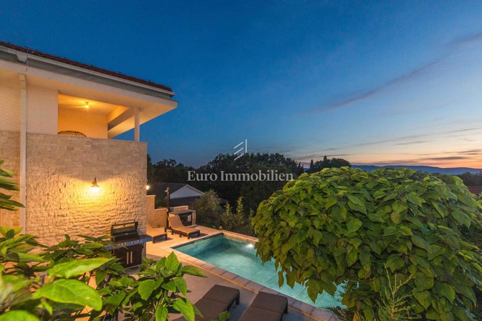 Malinska - casa con piscina e vista mare