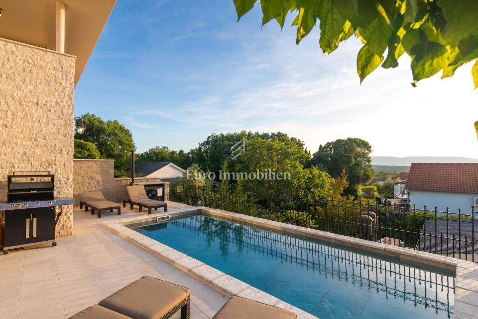 Malinska - casa con piscina e vista mare