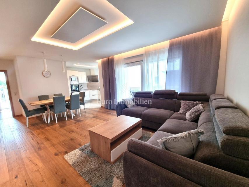 Parenzo - casa unifamiliare con piscina, a 2 km dal mare