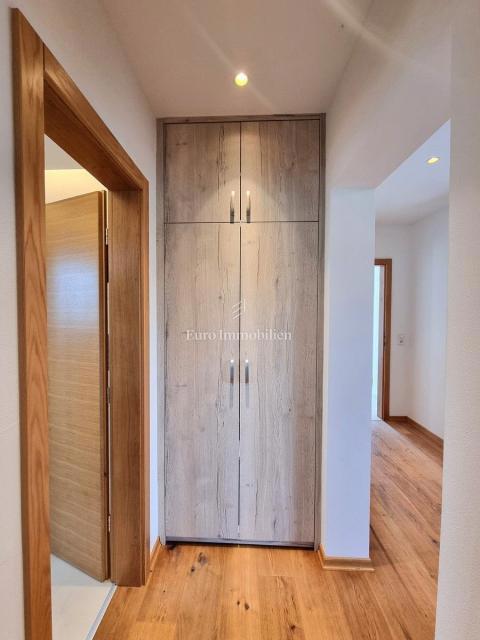 Parenzo - casa unifamiliare con piscina, a 2 km dal mare