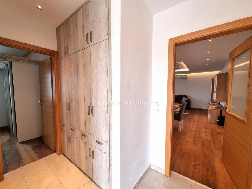 Parenzo - casa unifamiliare con piscina, a 2 km dal mare