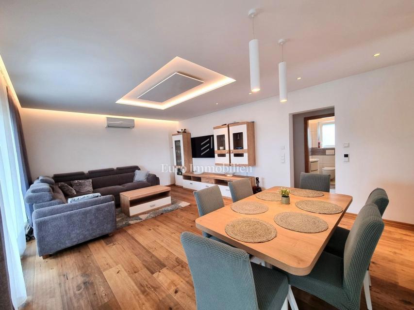 Parenzo - casa unifamiliare con piscina, a 2 km dal mare