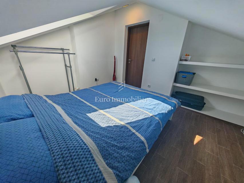 Novi Vinodolski-appartamento in posizione tranquilla vicino al mare