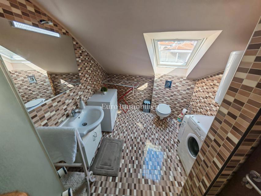 Novi Vinodolski-appartamento in posizione tranquilla vicino al mare