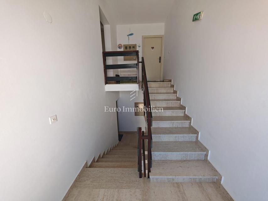 Novi Vinodolski-appartamento in posizione tranquilla vicino al mare