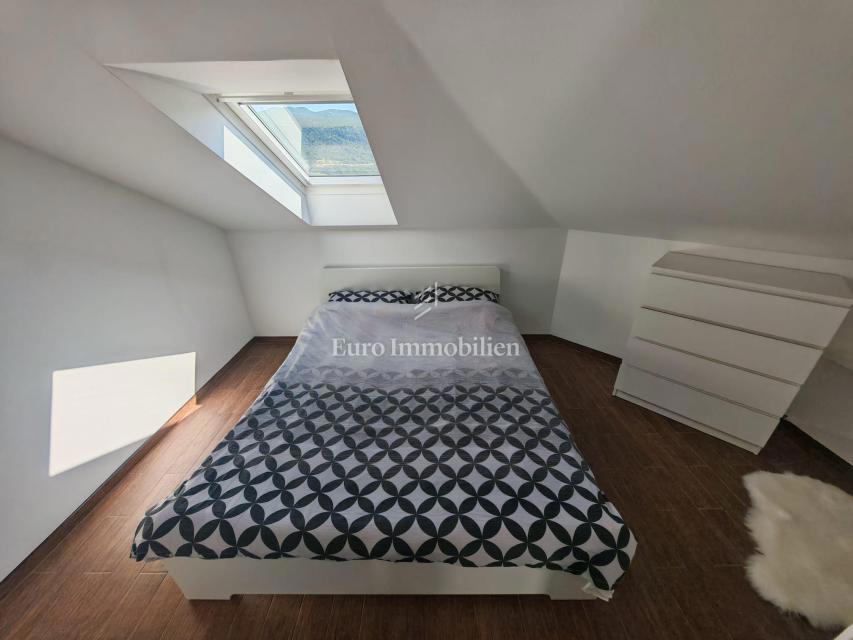 Novi Vinodolski-appartamento in posizione tranquilla vicino al mare