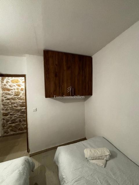 Vrsi, Zara - casa ad un piano ristrutturata