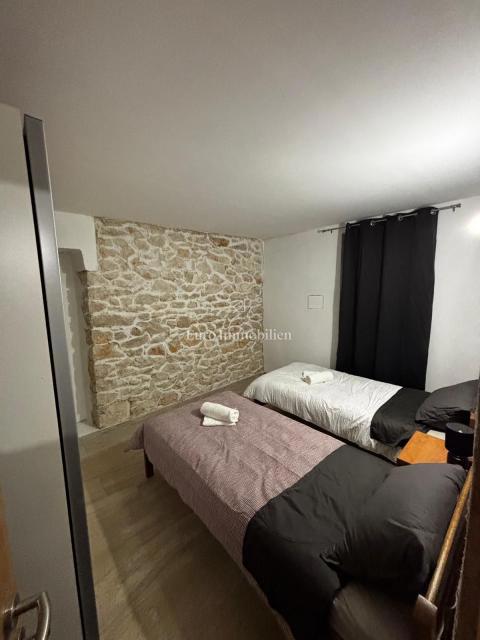 Vrsi, Zara - casa ad un piano ristrutturata