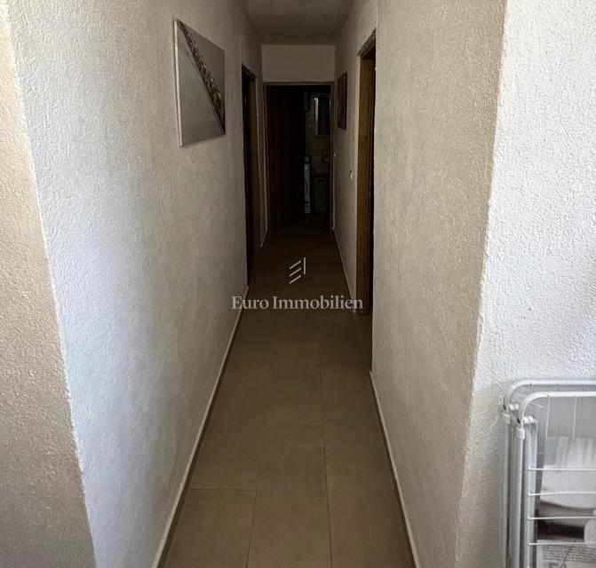 Vrsi, Zara - casa ad un piano ristrutturata