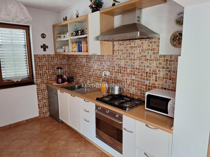 Pag-appartamento duplex al piano terra con ampia terrazza