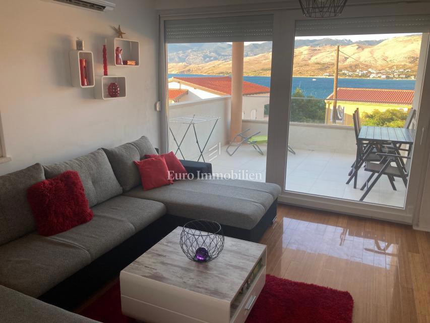 Pag, Appartamento al piano terra a soli 50 metri dal mare