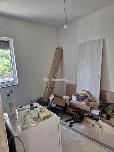 Pirovac, Neubau, Wohnung mit großem Garten