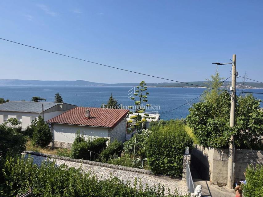 Proprietà con più unità abitative, a 50 m dal mare