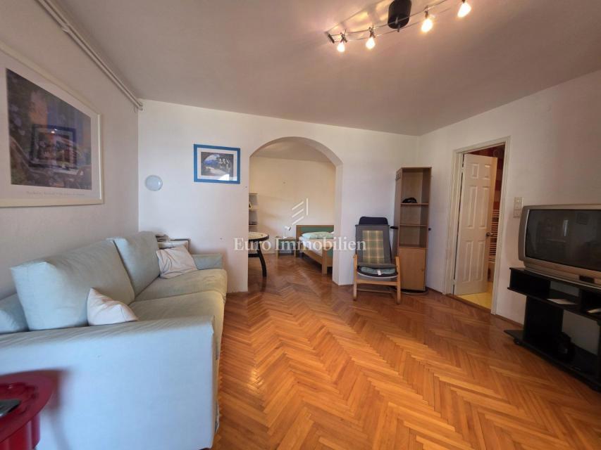 Proprietà con più unità abitative, a 50 m dal mare