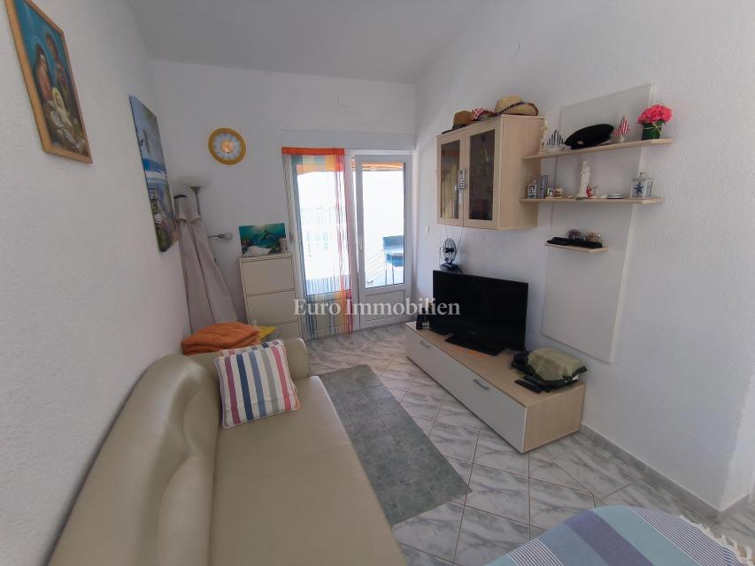 Appartamento con Grande Terrazza e Vista Isole