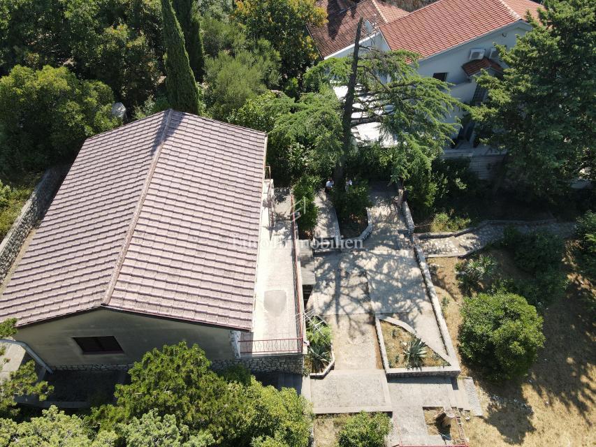 Novi Vinodolski, Haus in Meeresnähe