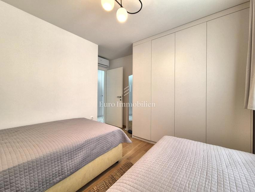 Appartamento arredato con vista mare aperta