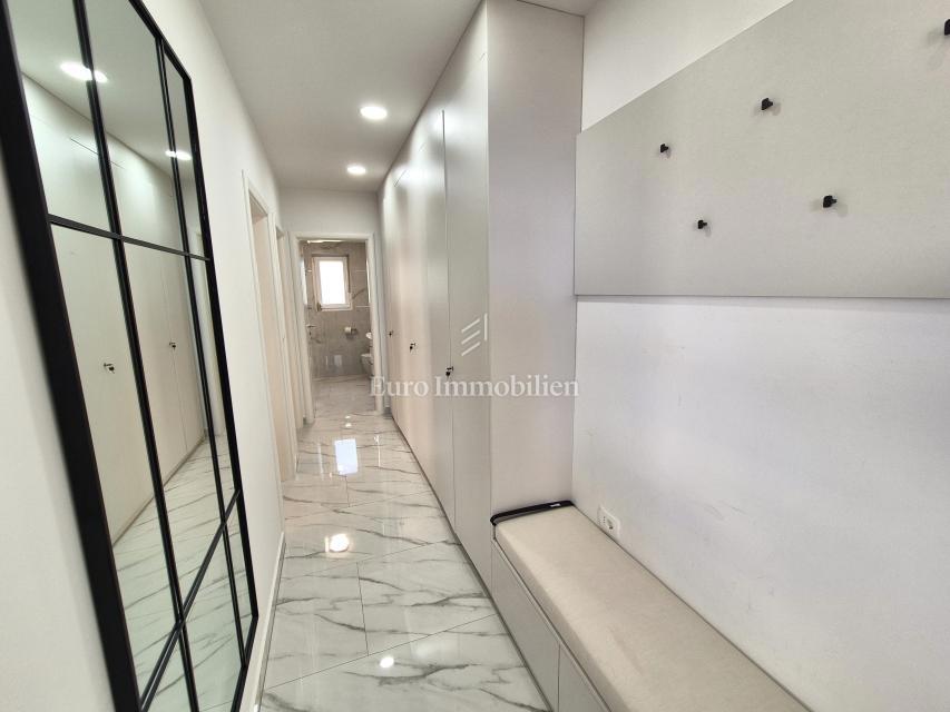 Appartamento arredato con vista mare aperta