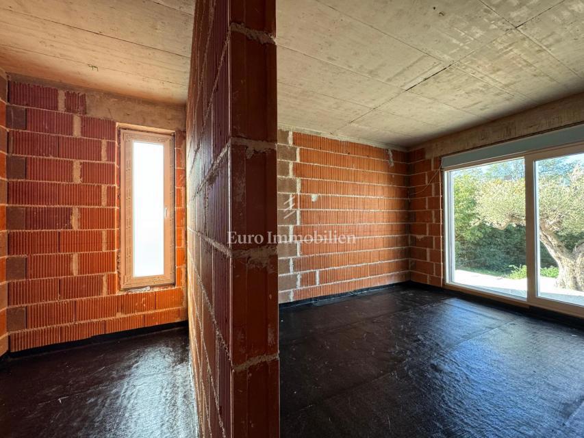 Casa Pianoterra con Piscina in Nuova Costruzione