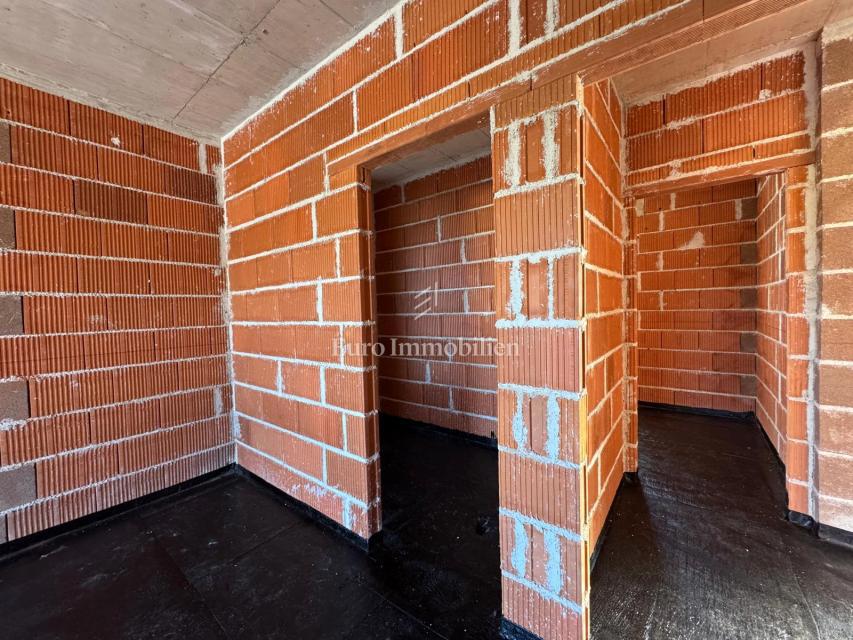 Casa Pianoterra con Piscina in Nuova Costruzione