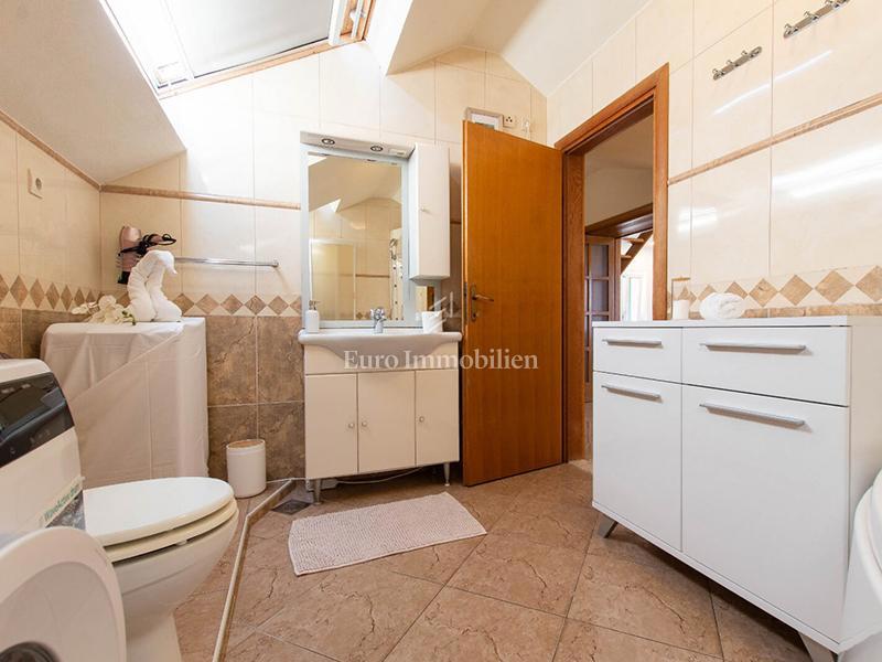 Trilocale nel centro di Macarsca, a 100 m dal mare