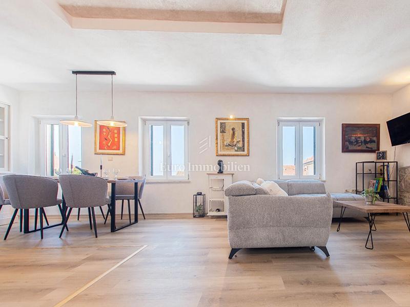 Trilocale nel centro di Macarsca, a 100 m dal mare