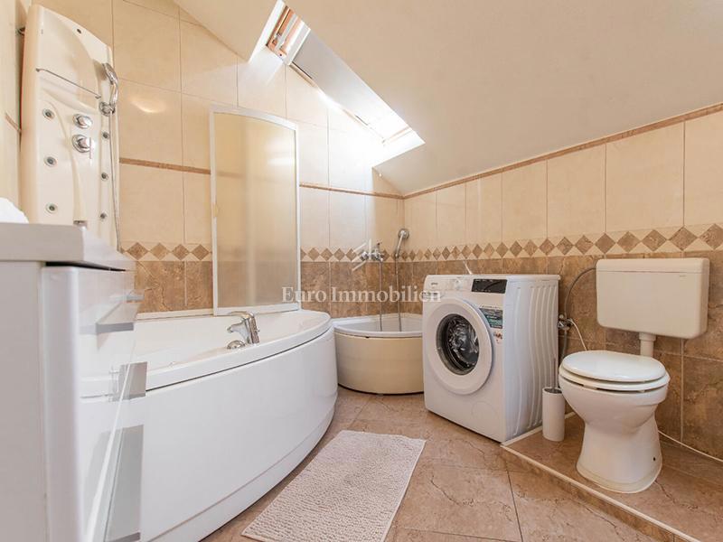 Trilocale nel centro di Macarsca, a 100 m dal mare