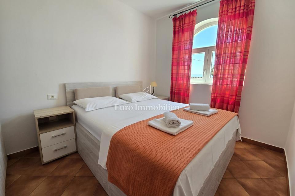 Appartamento con due camere da letto e vista mare