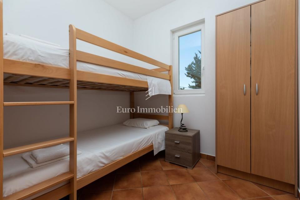 Appartamento con due camere da letto e vista mare