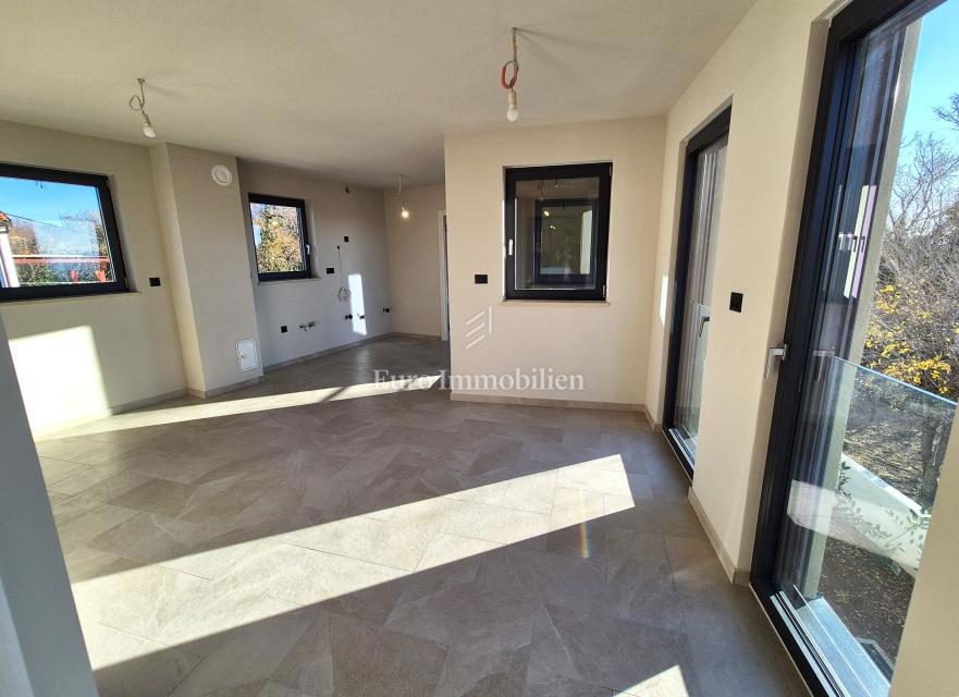 Appartamento in un nuovo edificio con vista mare