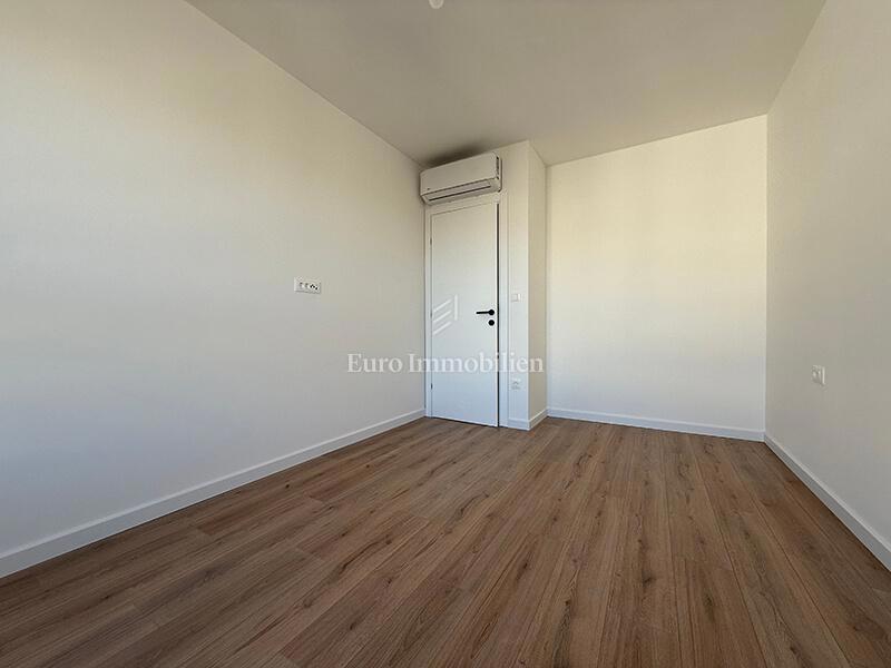 Monolocale nuovo con vista mare