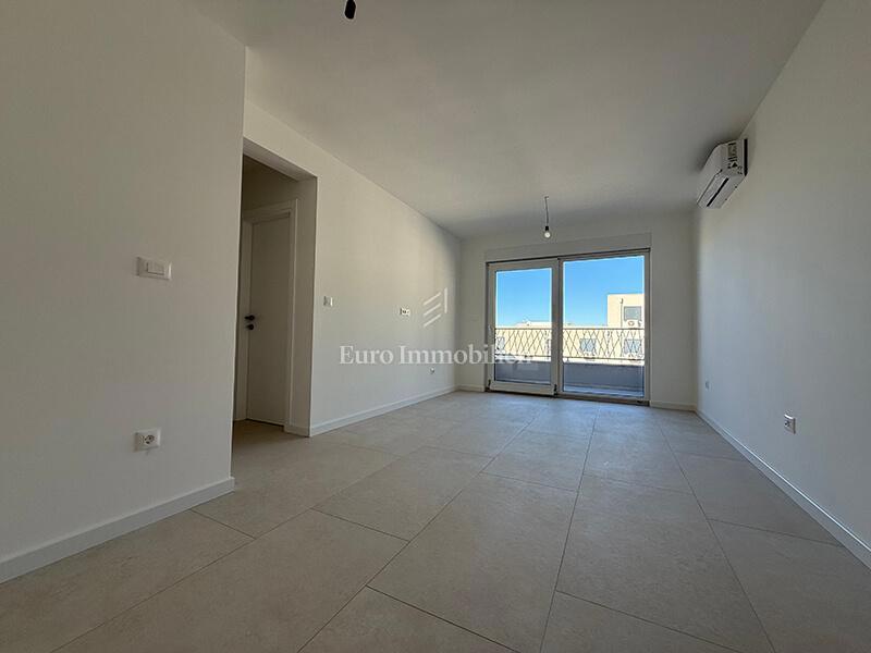 Monolocale nuovo con vista mare