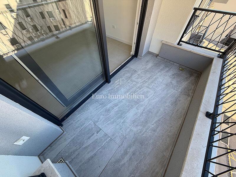 Monolocale nuovo con vista mare