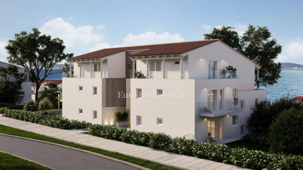 Novi Vinodolski - Ampio attico (penthouse), seconda fila al mare