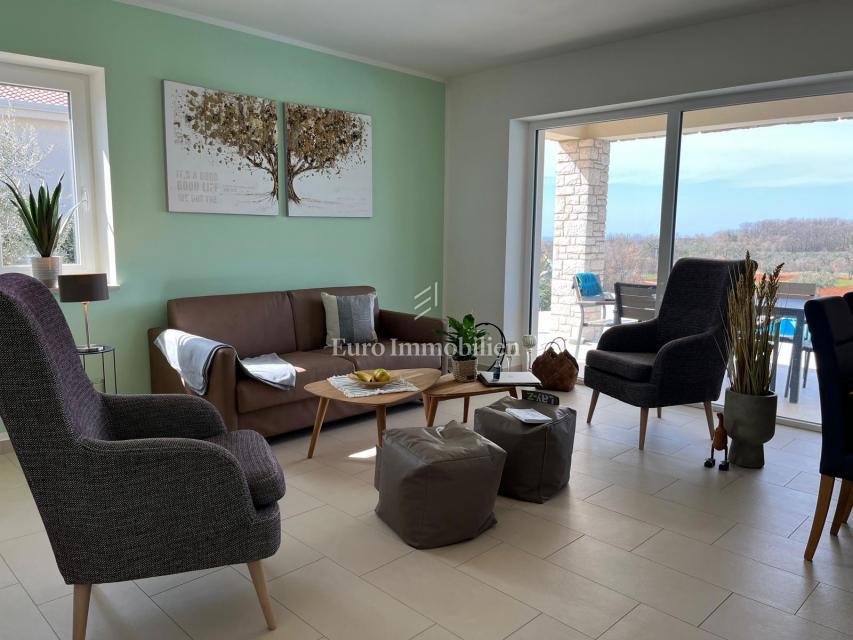 Casa indipendente con piscina, vicino a Cittanova, Istria