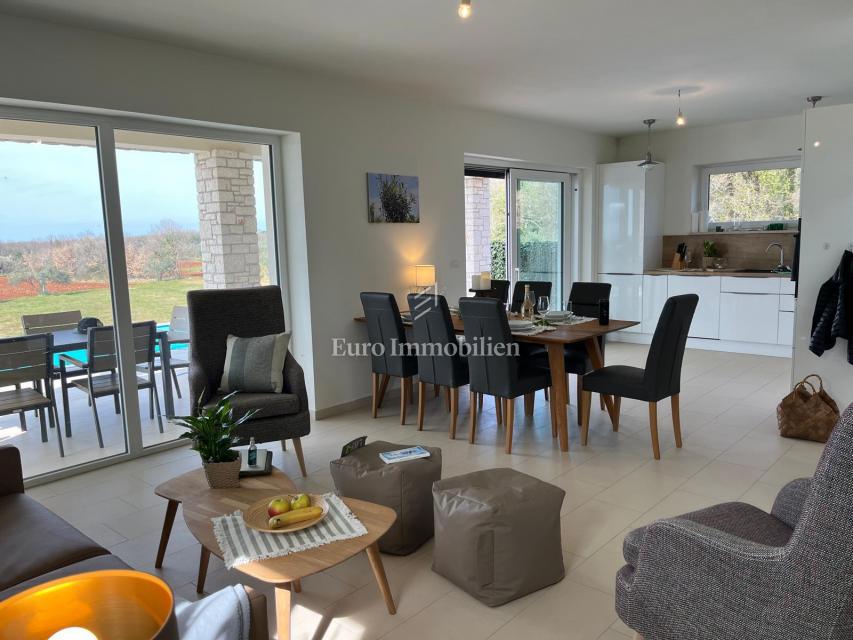 Casa indipendente con piscina, vicino a Cittanova, Istria