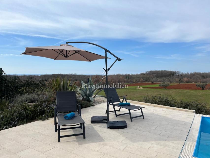 Casa indipendente con piscina, vicino a Cittanova, Istria