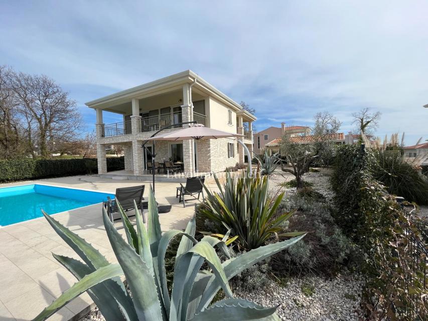 Casa indipendente con piscina, vicino a Cittanova, Istria