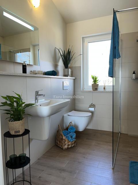 Casa indipendente con piscina, vicino a Cittanova, Istria