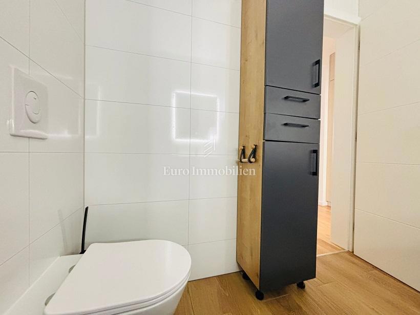 Novalja – Appartamento in una nuova costruzione con piscina comune